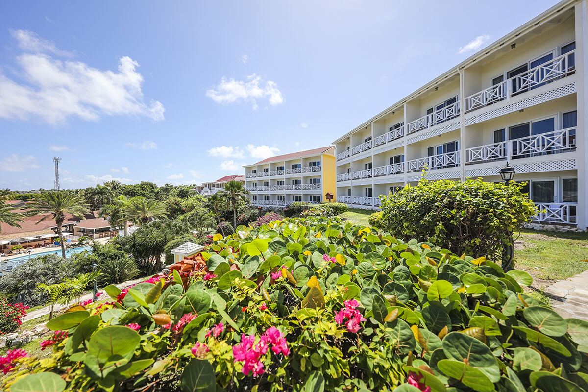 Pineapple Beach Club (Adults Only) Long Bay Екстериор снимка